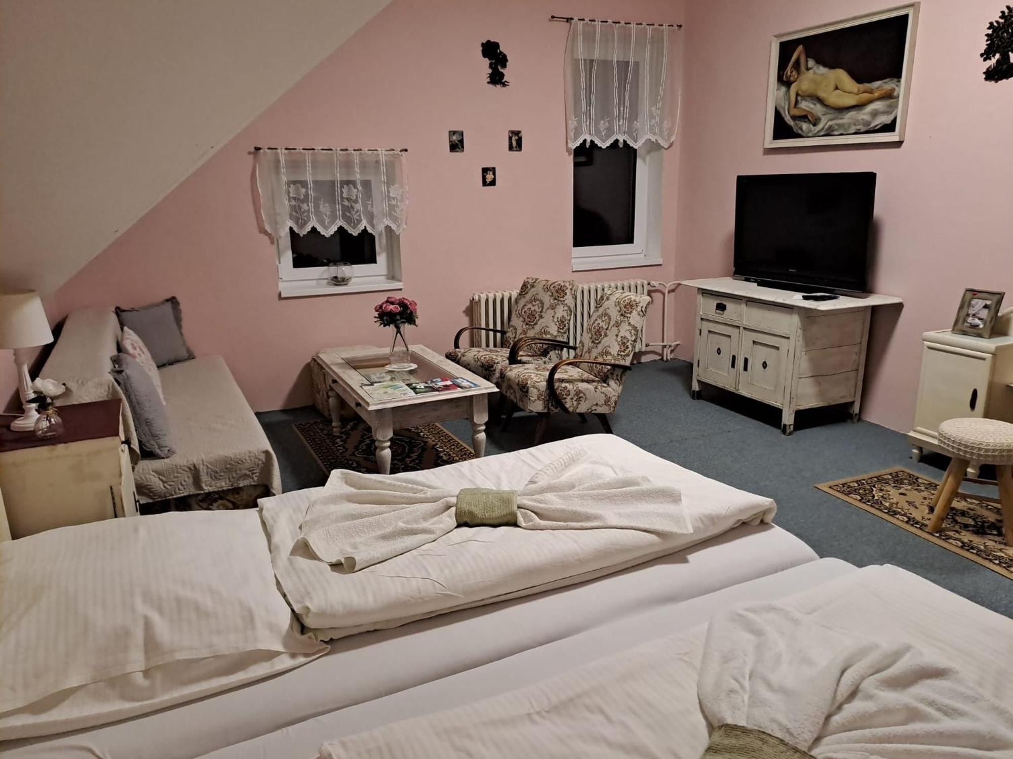 Hotel Kamenny Vrch Chomutov Room photo