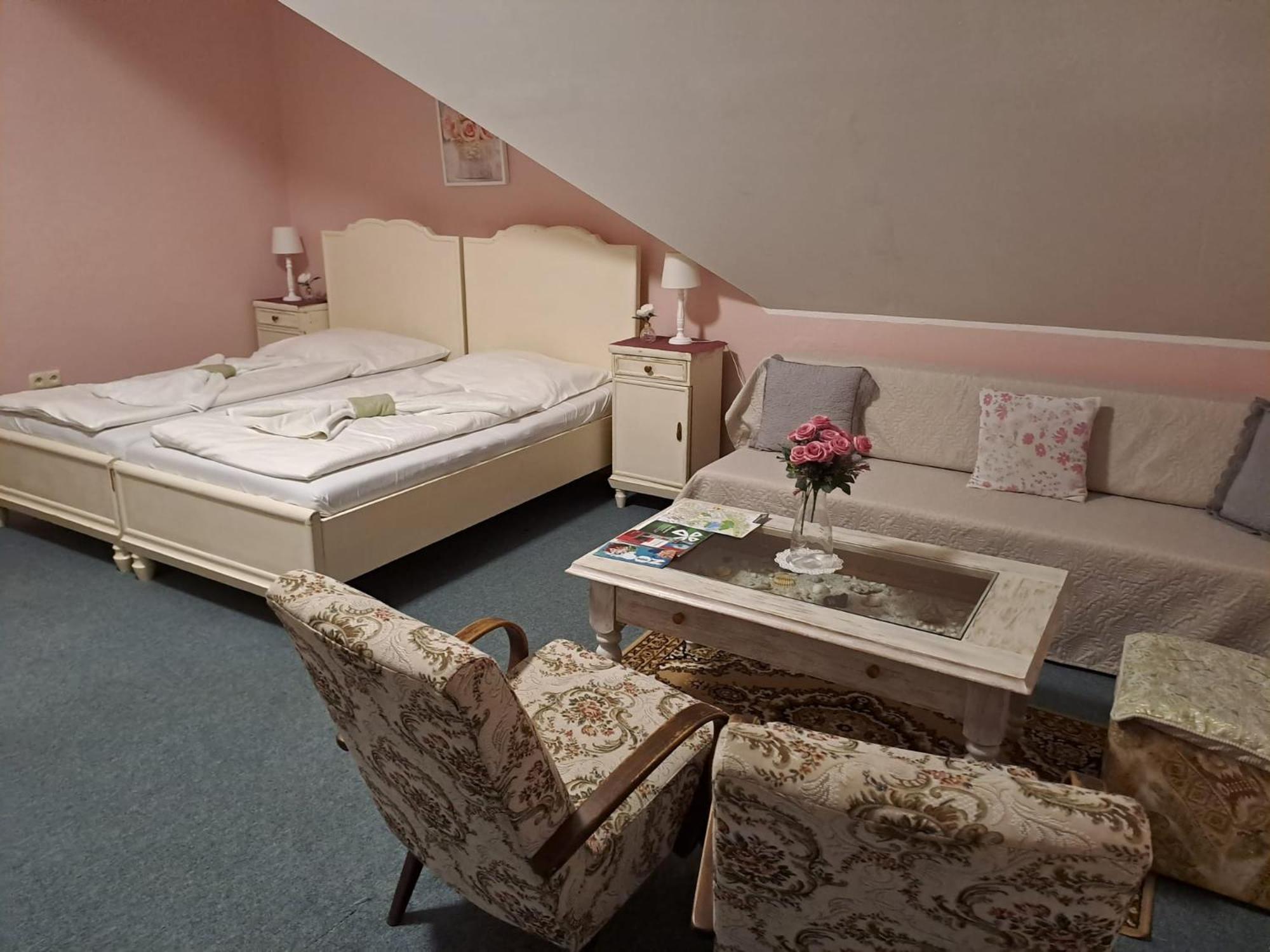 Hotel Kamenny Vrch Chomutov Room photo
